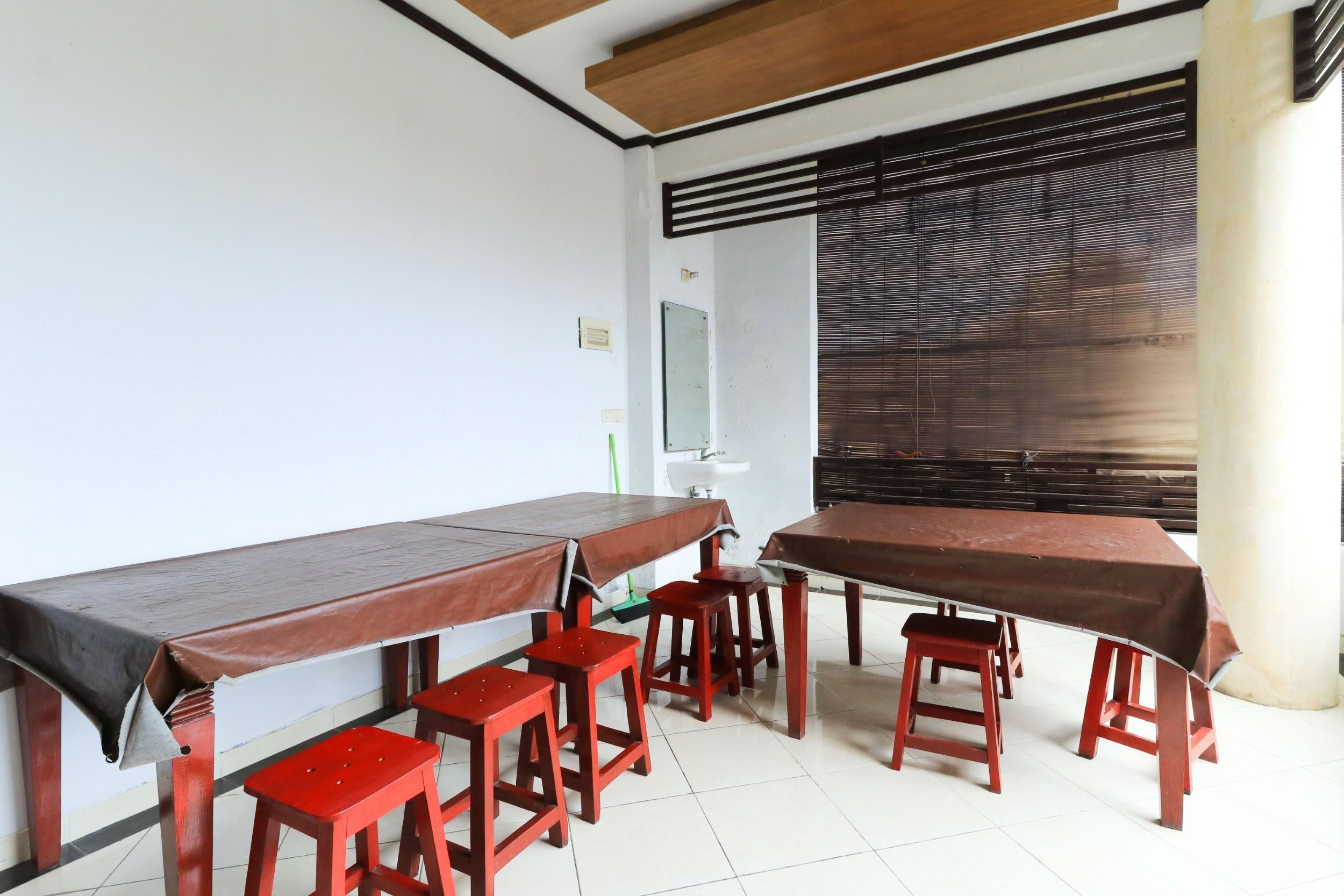 Puri Jayaraja Guest House Кута Экстерьер фото