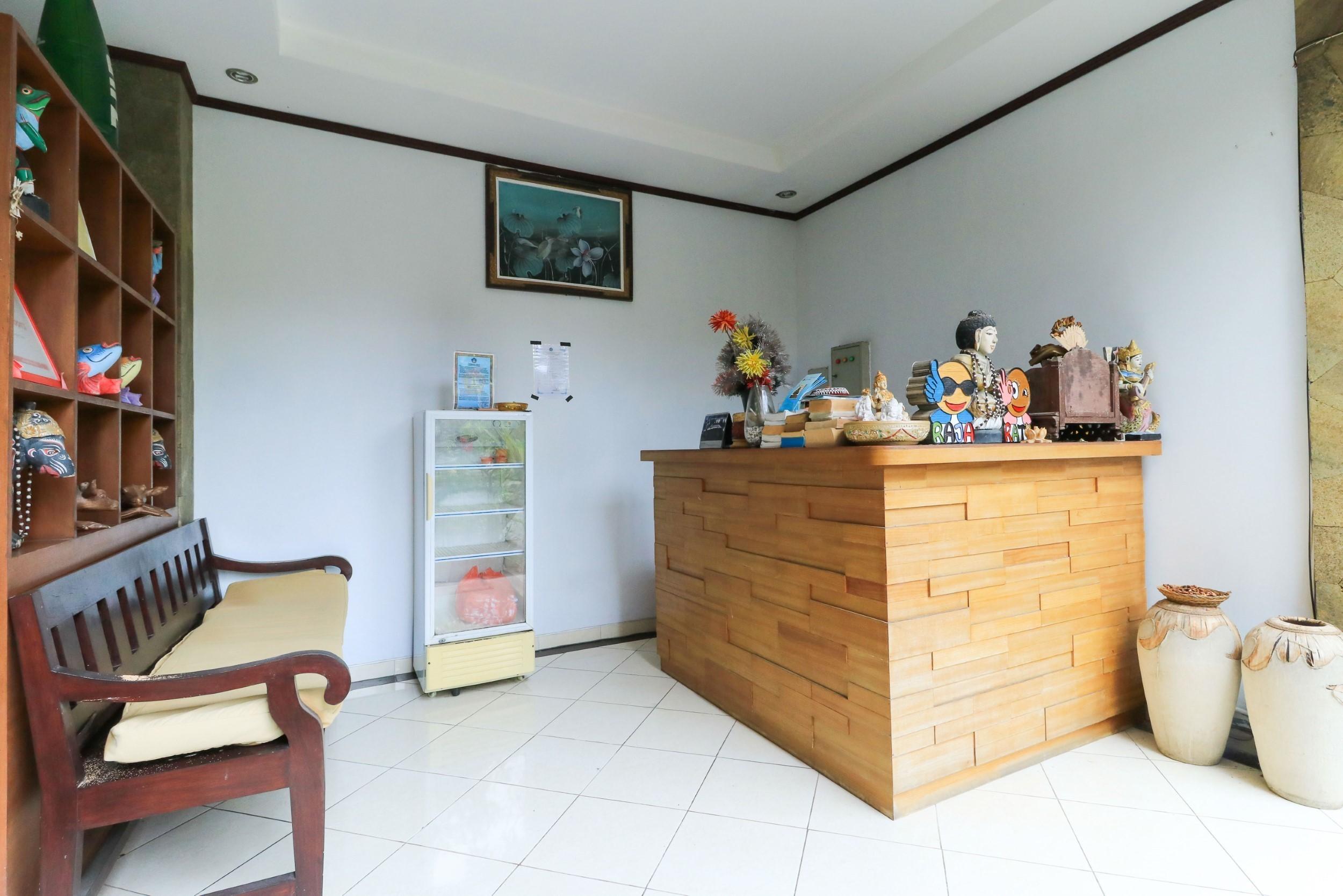 Puri Jayaraja Guest House Кута Экстерьер фото