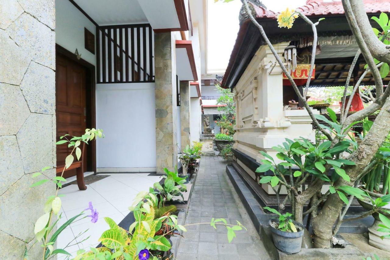 Puri Jayaraja Guest House Кута Экстерьер фото