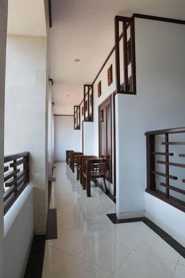 Puri Jayaraja Guest House Кута Экстерьер фото
