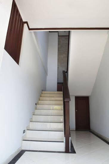 Puri Jayaraja Guest House Кута Экстерьер фото