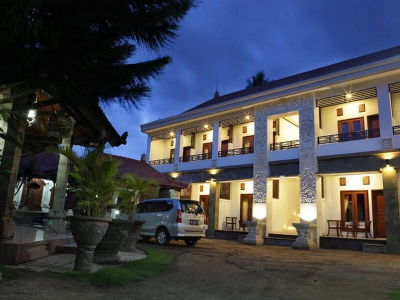 Puri Jayaraja Guest House Кута Экстерьер фото